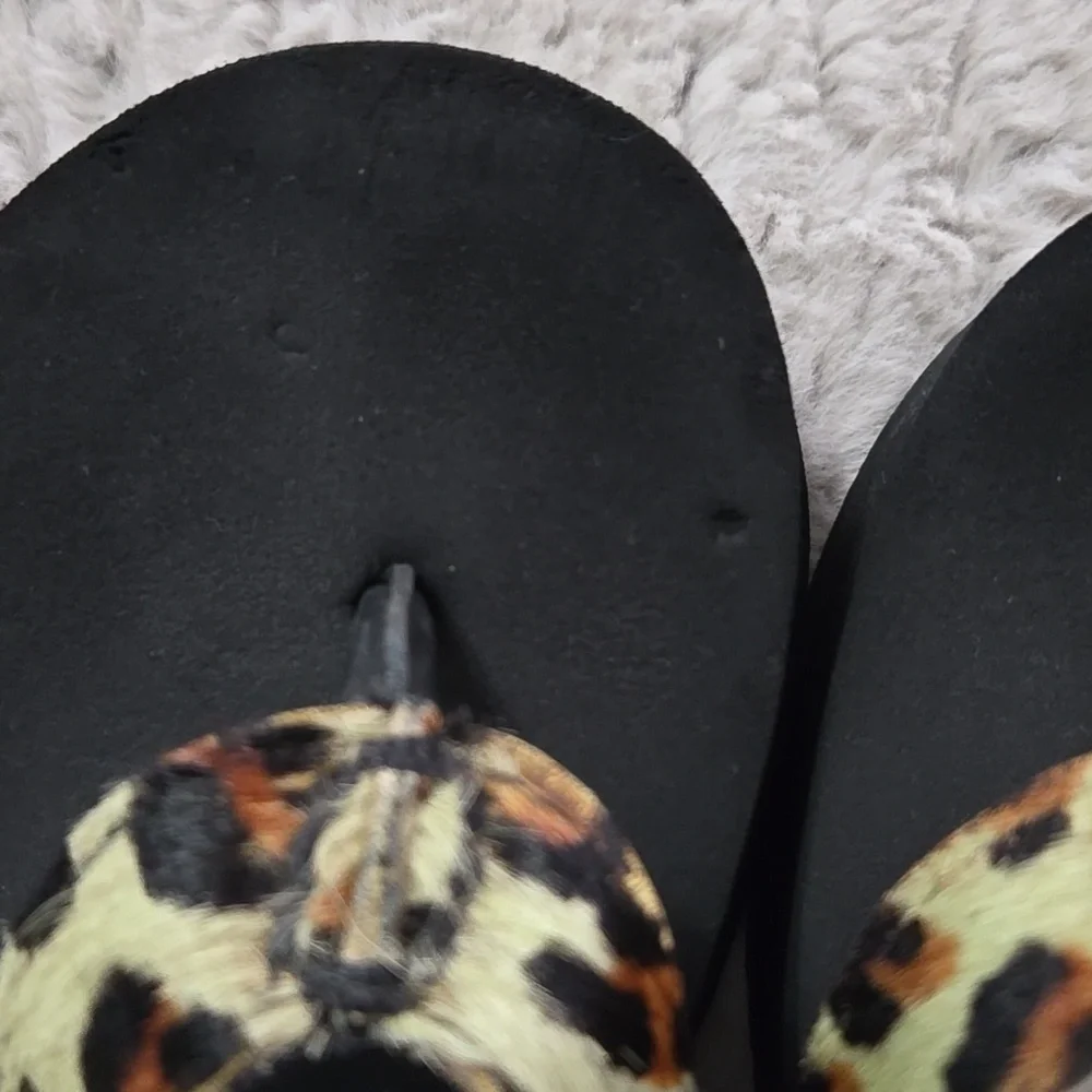 Reef Y2K black animan print platforms sandals size 7